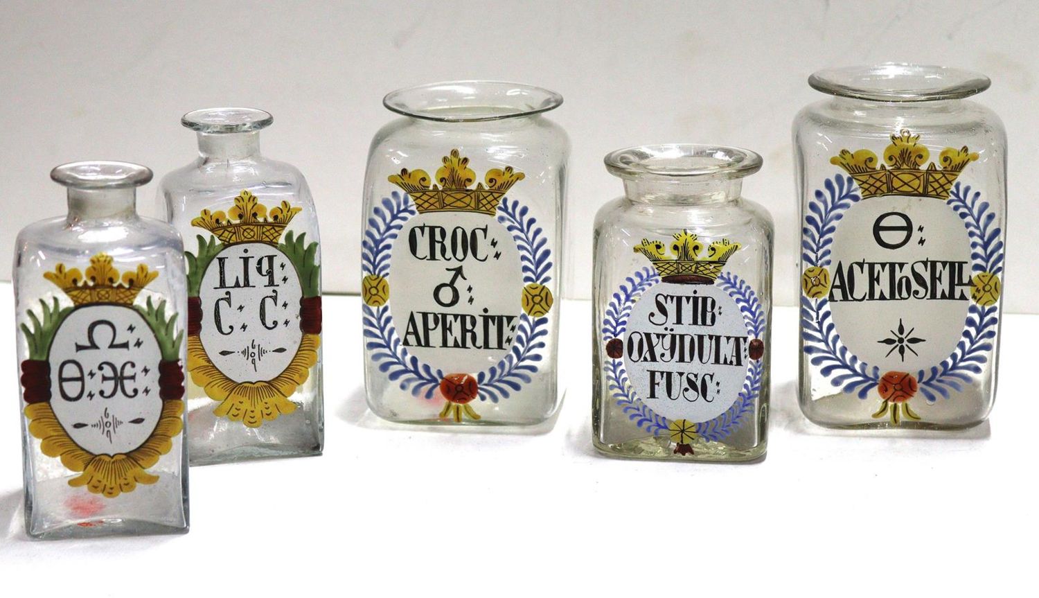 Große Abbildung Nr.1: 123-2115 Apothekengefäße: (Apothekenwesen, Glas)