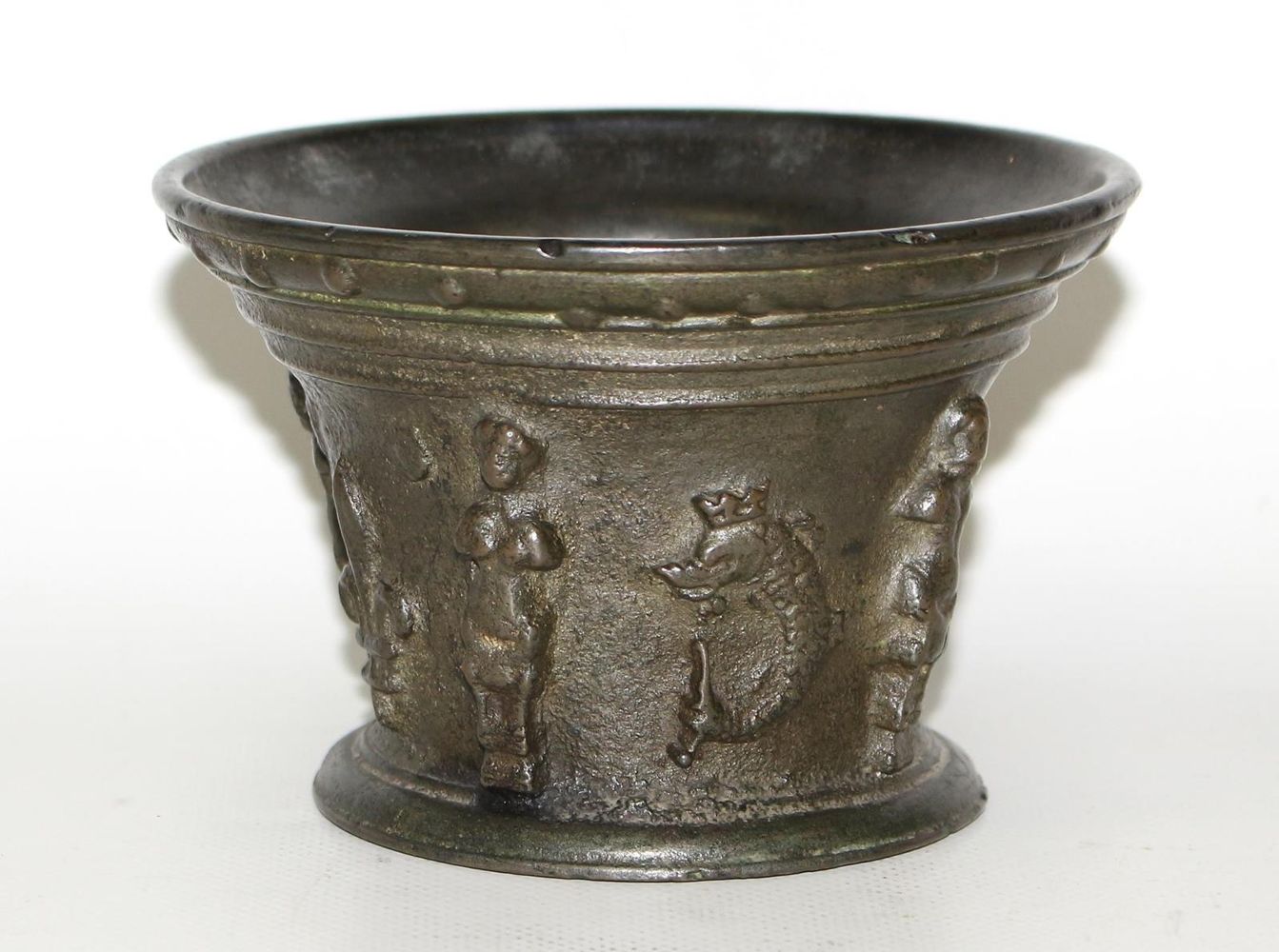 Große Abbildung Nr.1: 123-2135 Barockmörser: (Apothekenwesen, Mörser)