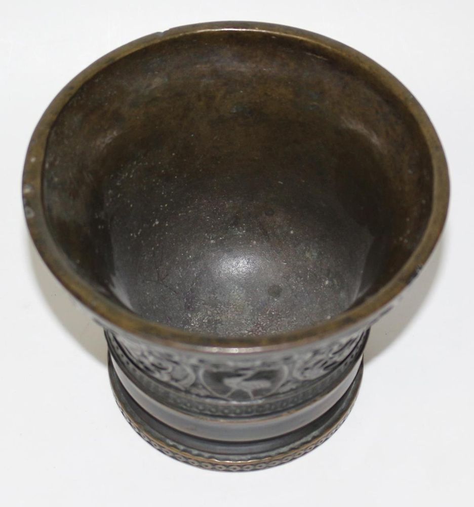Große Abbildung Nr.2: 123-2136 Barockmörser: (Apothekenwesen, Mörser)