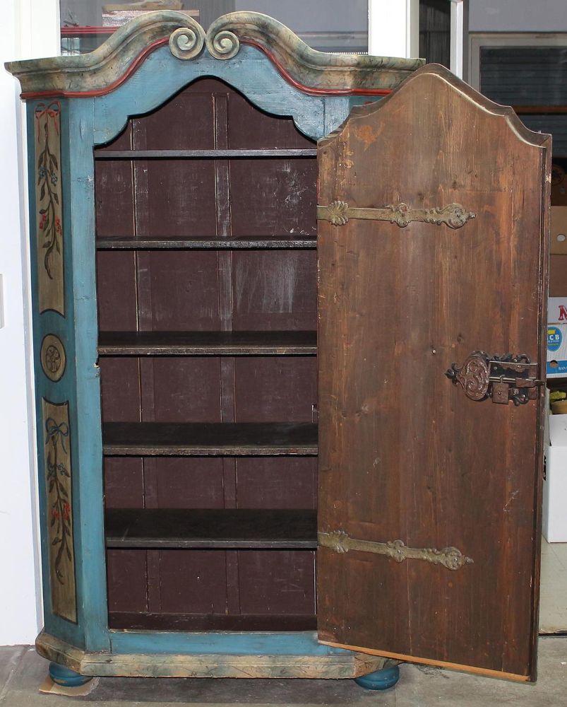 Große Abbildung Nr.3: 123-2242 Bauernschrank alpenländisch: (Möbel)