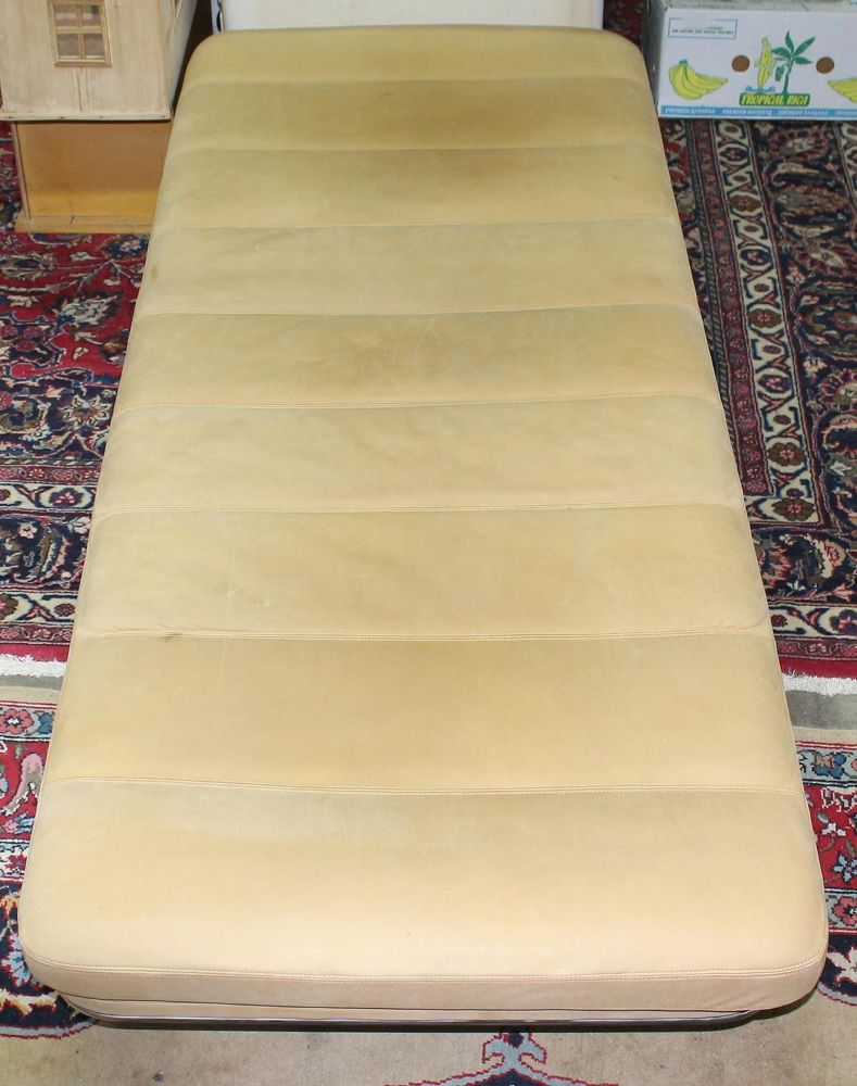 Große Abbildung Nr.2: 123-2244 Knoll International: (Möbel, Design)