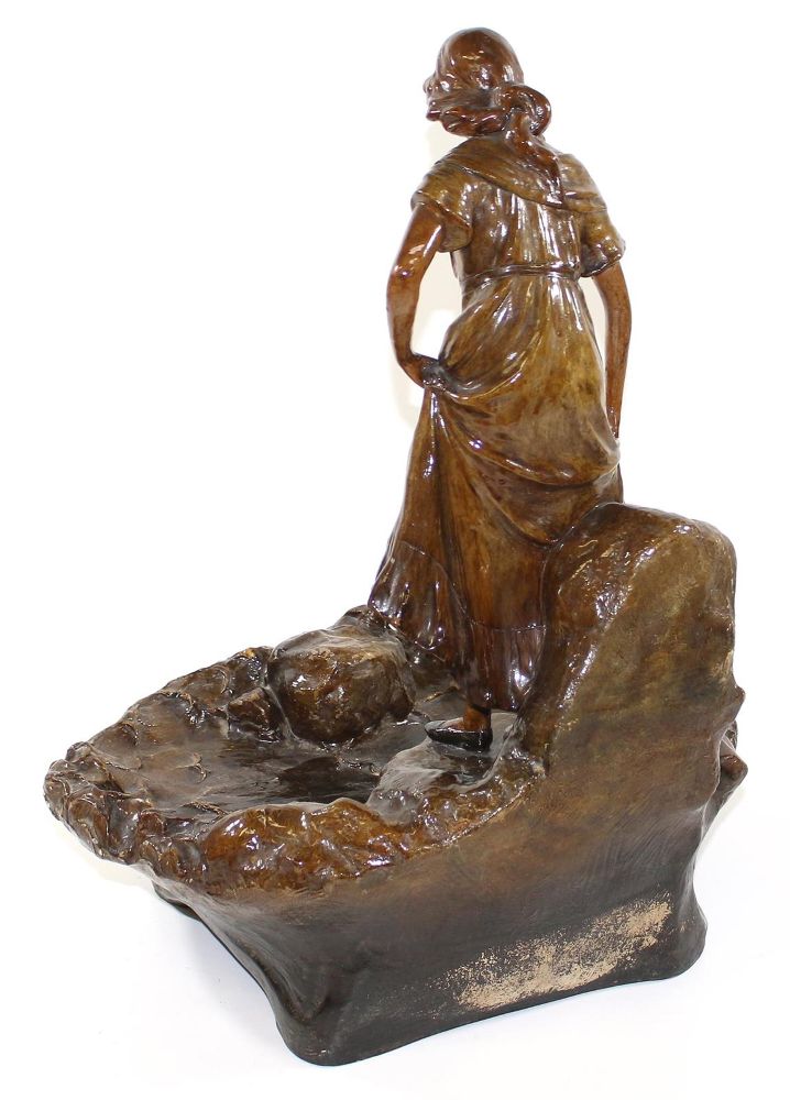 Große Abbildung Nr.2: 123-2261 Johann Maresch Mädchen am Brunnen: (Porzellan u. Keramik, Fayencen)