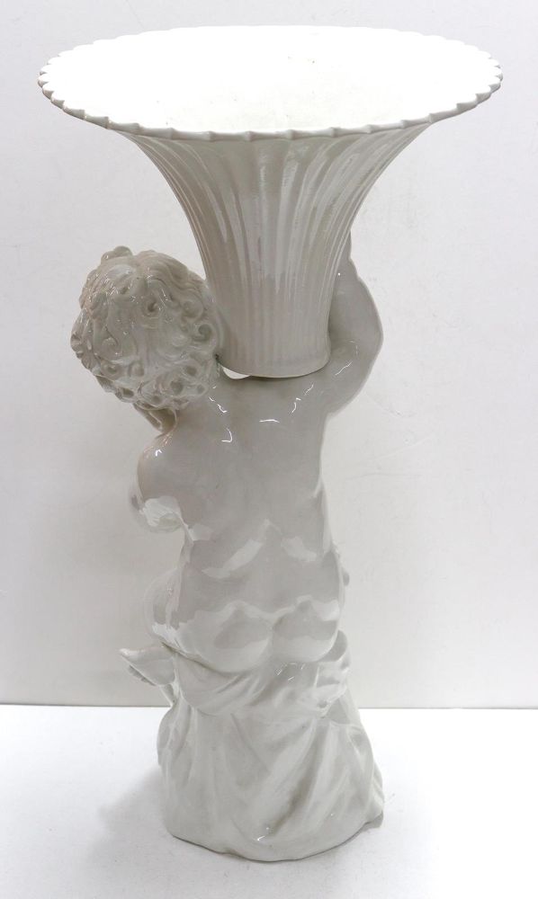 Große Abbildung Nr.2: 123-2270 Großer Blumenputto.: (Porzellan u. Keramik)