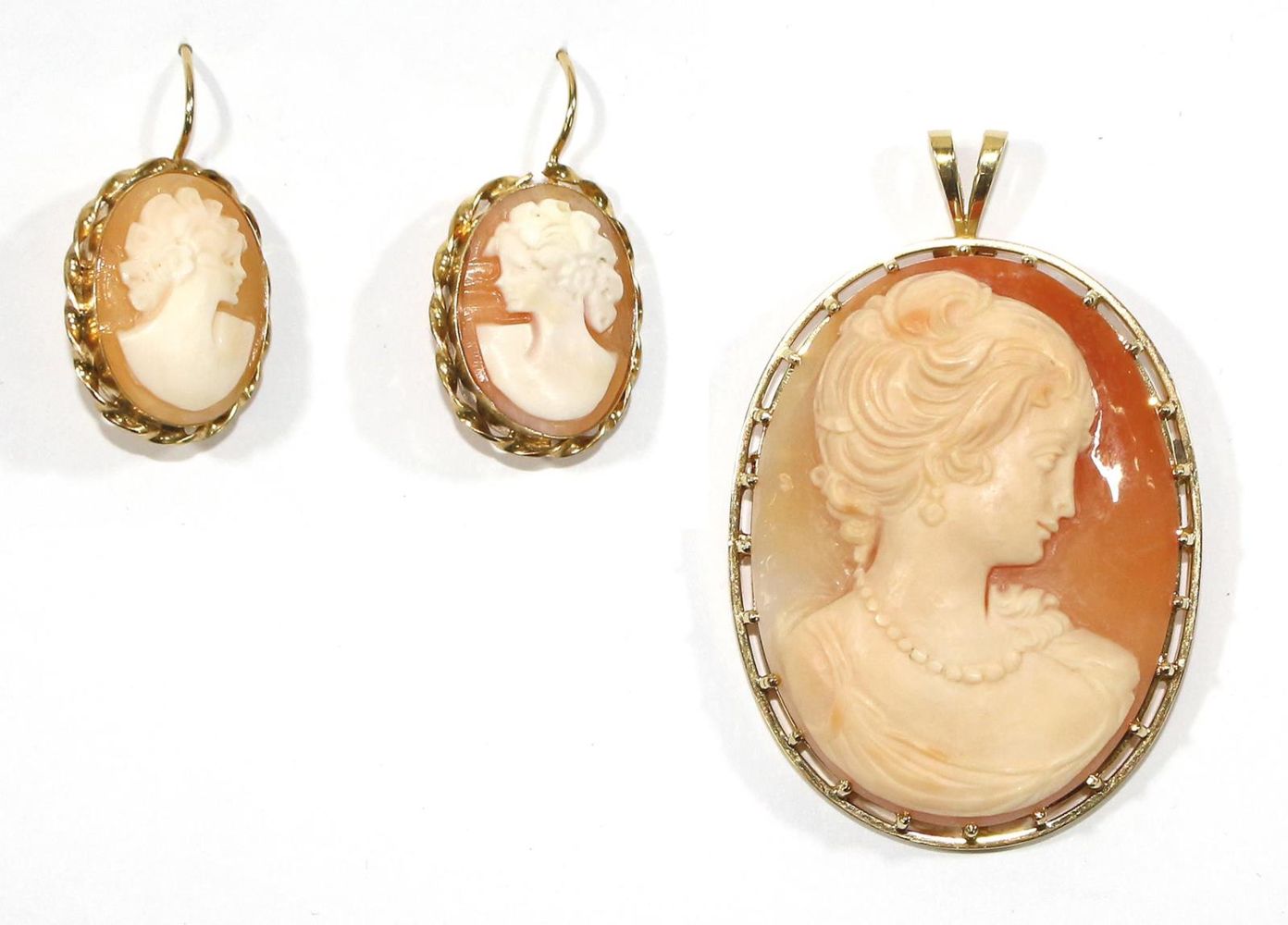 Große Abbildung Nr.1: 123-2292 Muschelkamee Broschhänger.: (Schmuck, Anhänger)