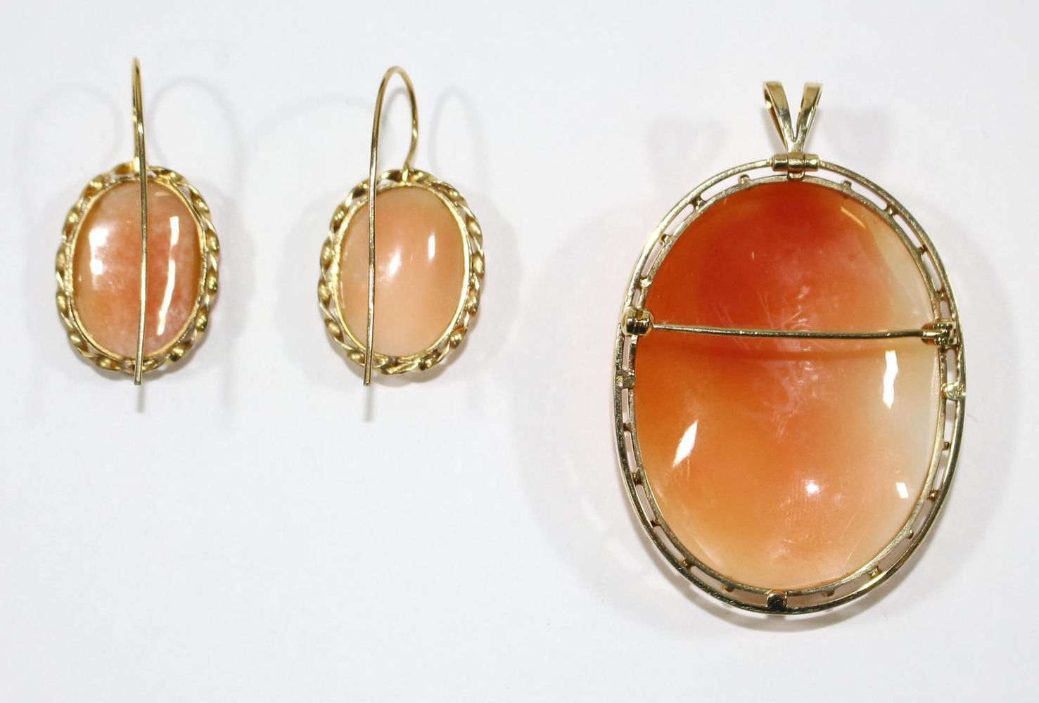 Große Abbildung Nr.2: 123-2292 Muschelkamee Broschhänger.: (Schmuck, Anhänger)