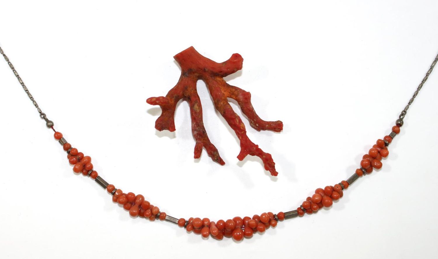 Große Abbildung Nr.1: 123-2333 Korallenketten: (Schmuck, Colliers)