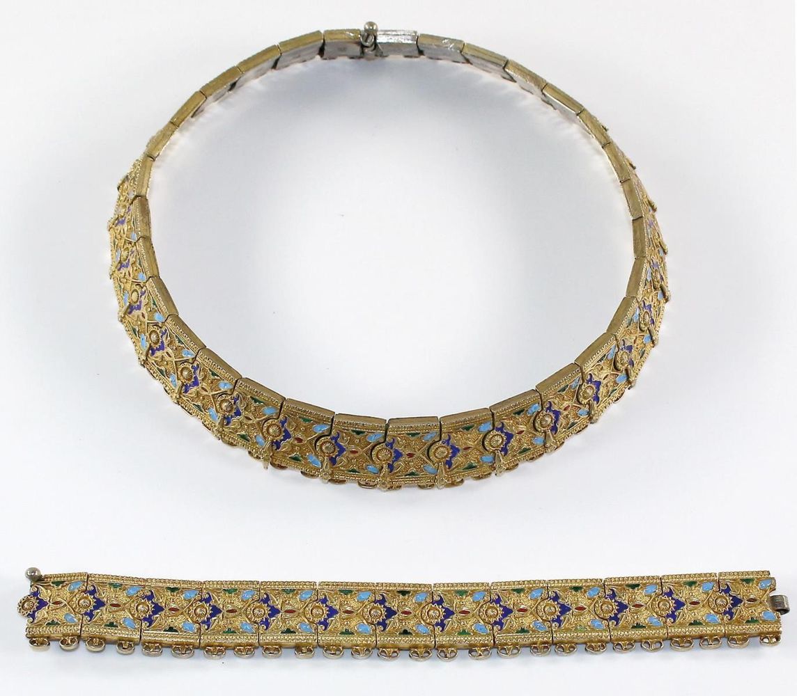 Große Abbildung Nr.1: 123-2336 Nuristan/Afghanistan: (Schmuck, Colliers)