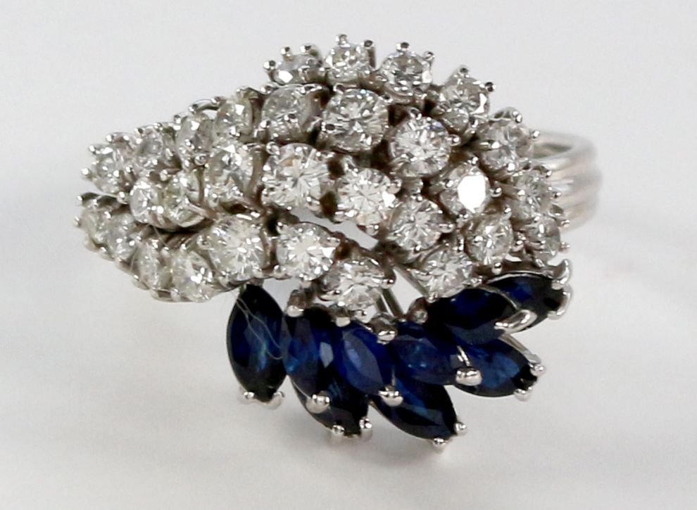 Große Abbildung Nr.2: 123-2351 Damenring 750 WG: (Schmuck, DRC Pforzheim)
