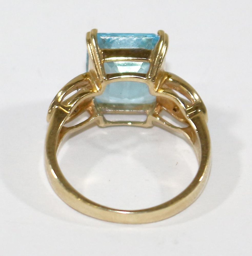 Große Abbildung Nr.2: 123-2379 Ring Blautopas 585 GG: (Schmuck, Ringe)