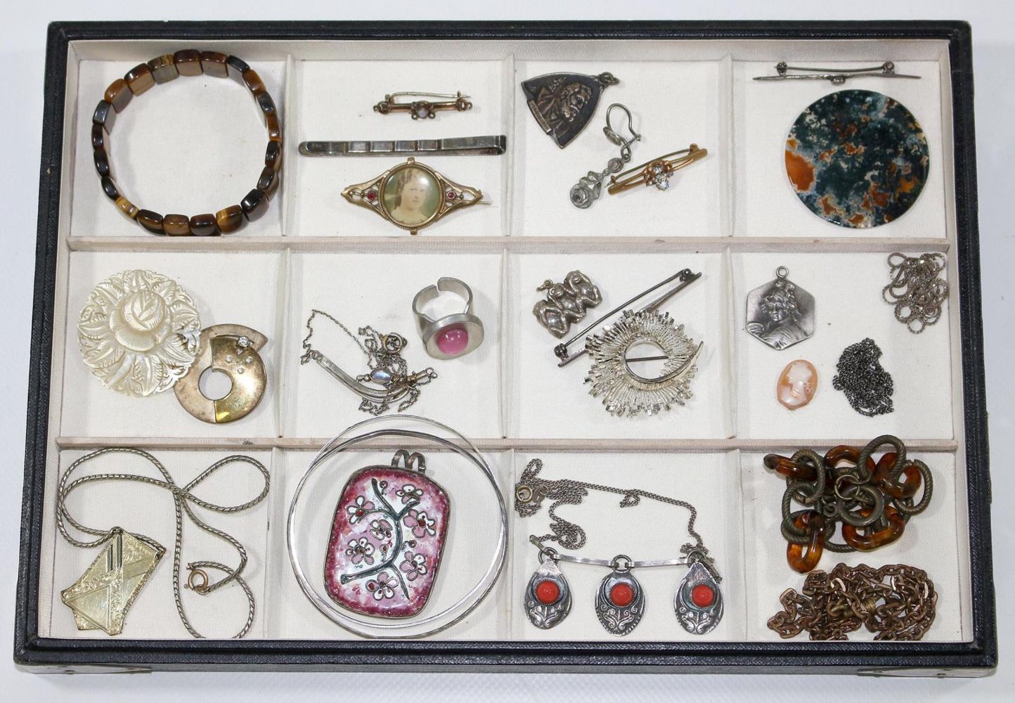 Große Abbildung Nr.2: 123-2381 25.tlg. Sammlung Schmuck: (Schmuck, Sammlungen)