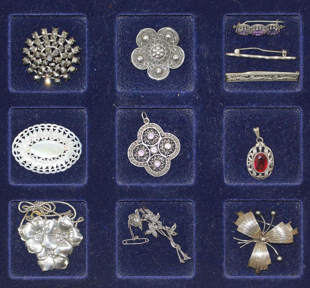 Große Abbildung Nr.1: 123-2392 Jugendstil - Art Deco: (Schmuck, Sammlungen)
