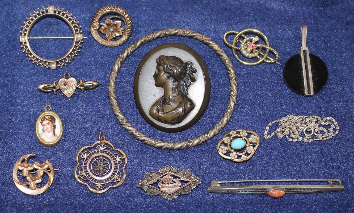 Große Abbildung Nr.1: 123-2394 Jugendstil, Silberschmuck: (Schmuck, Sammlungen)