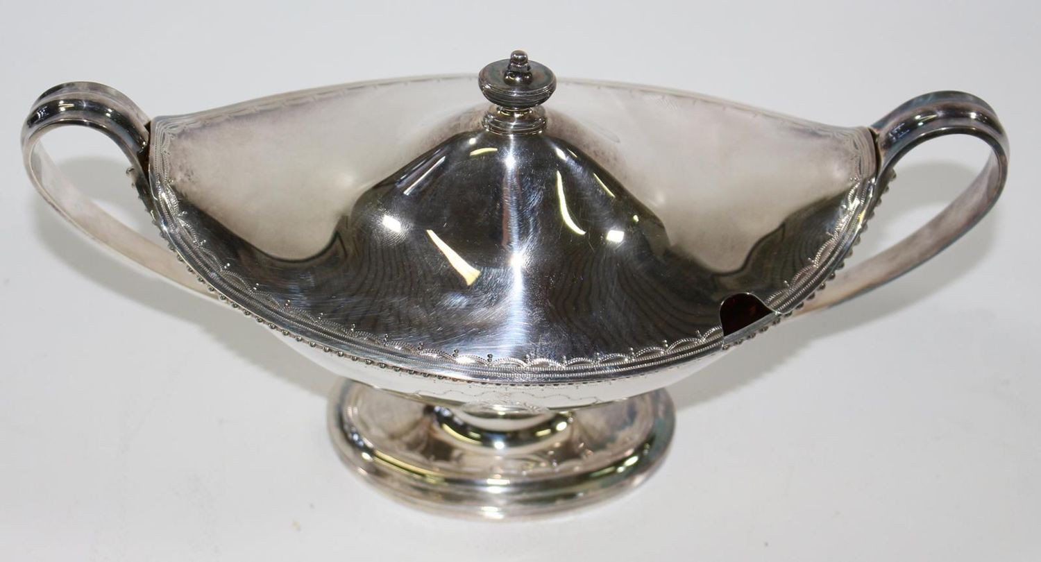 Große Abbildung Nr.4: 123-2436 Sauciere Sheffield: (Silber)