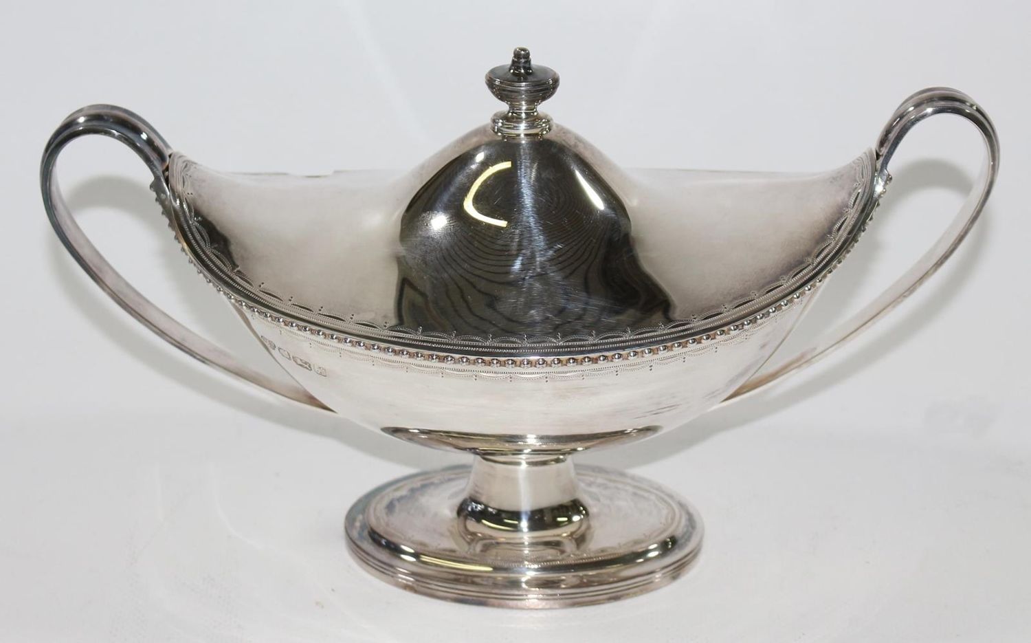 Große Abbildung Nr.5: 123-2436 Sauciere Sheffield: (Silber)