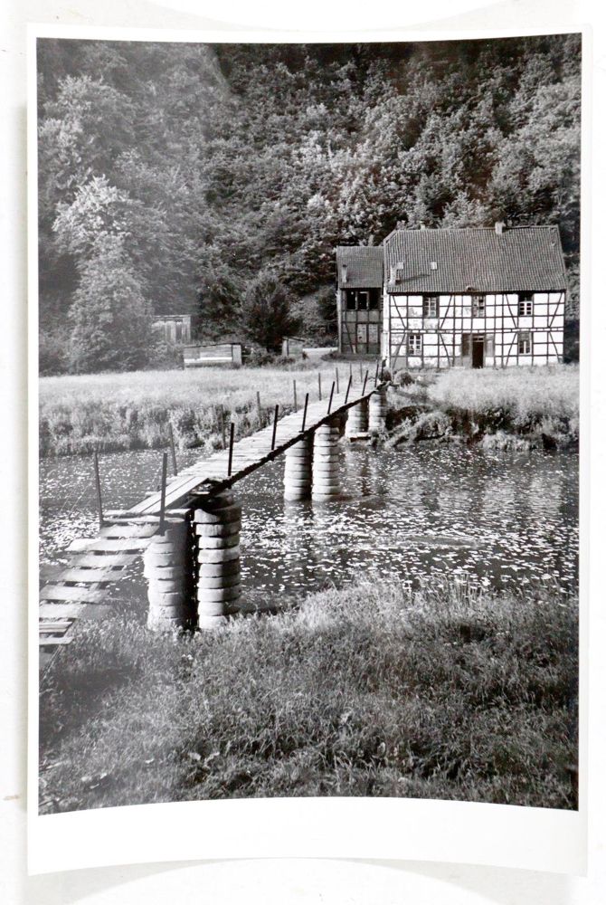 Große Abbildung Nr.2: 123-2522 Hallensleben, Ruth: (Photographie)