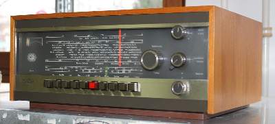 Bild Nr.2: 123-1988 Stereokomponenten Sharp,: (Varia)