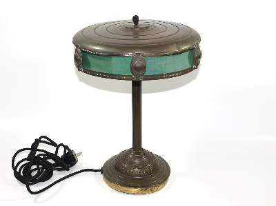 Bild Nr.2: 123-1995 Tischlampe der Wiener Sezession.: (Varia)