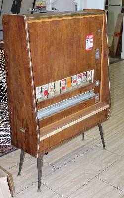 Bild Nr.2: 123-2000 Warenautomat für Zigaretten: (Varia, Werbung)