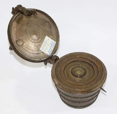 Bild Nr.2: 123-2099 Nürnberger Bechergewicht 1761: (Apothekenwesen, Gewichte u. Waagen)
