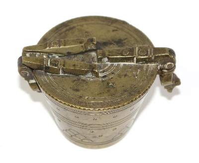 Bild Nr.2: 123-2102 Nürnberger Bechergewicht 18.Jh.: (Apothekenwesen, Gewichte u. Waagen)
