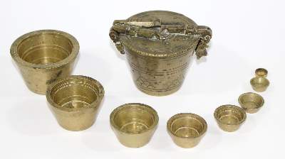 Bild Nr.4: 123-2102 Nürnberger Bechergewicht 18.Jh.: (Apothekenwesen, Gewichte u. Waagen)