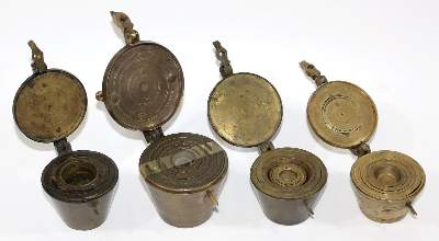 Bild Nr.2: 123-2105 Nürnberger Bechergewichte 18.Jh.: (Apothekenwesen, Gewichte u. Waagen)