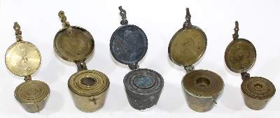 Bild Nr.2: 123-2106 Nürnberger Bechergewichte 19.Jh.: (Apothekenwesen, Gewichte u. Waagen)