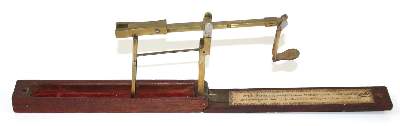 Bild Nr.1: 123-2160 Isaac Brown & Son: (Apothekenwesen, Münzwaagen)
