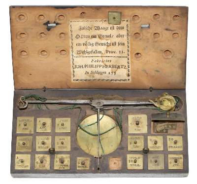 Bild Nr.1: 123-2164 Münzwaage Johann Philipp: (Apothekenwesen, Münzwaagen)