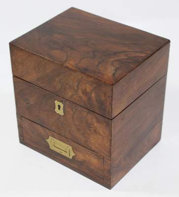 Bild Nr.3: 123-2169 Reiseapotheke Mahagony: (Apothekenwesen, Reiseapotheke)