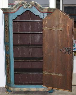 Bild Nr.3: 123-2242 Bauernschrank alpenländisch: (Möbel)