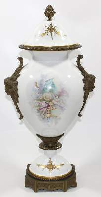 Bild Nr.3: 123-2283 Sevres Art, Amphorenvase: (Porzellan u. Keramik)