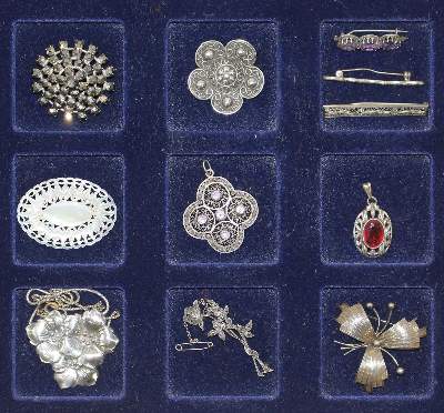 Bild Nr.1: 123-2392 Jugendstil - Art Deco: (Schmuck, Sammlungen)