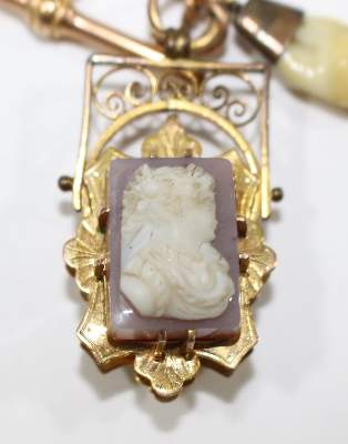 Bild Nr.2: 123-2402 Uhrkette mit Kamee.: (Schmuck)