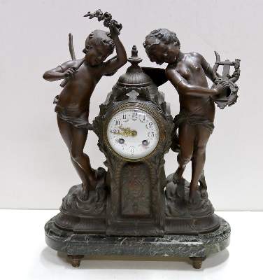 Bild Nr.1: 123-2473 Pendule mit Engeln.: (Uhren)
