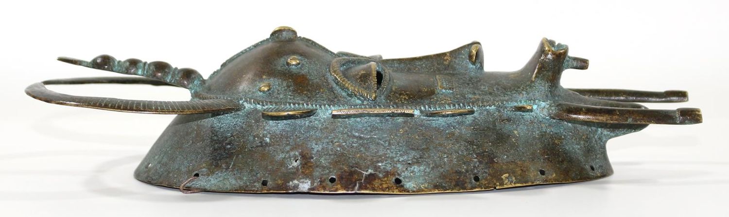 Große Abbildung Nr.2: 124-2022 Bronzemaske der Senufo: (Afrika)