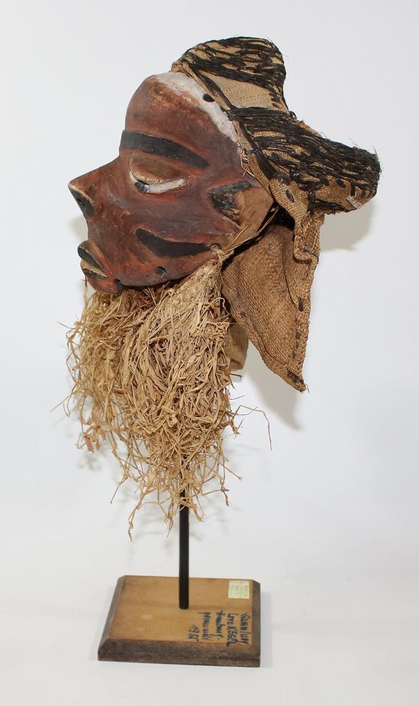 Große Abbildung Nr.2: 124-2029 Maske der Pende: (Afrika)