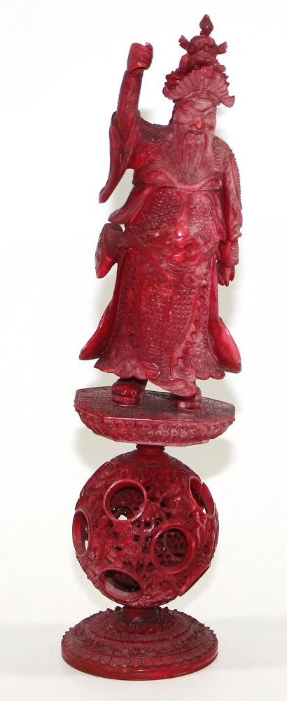 Große Abbildung Nr.1: 124-2146 Sphärenkugel mit Schachfigur: (Asiatika)