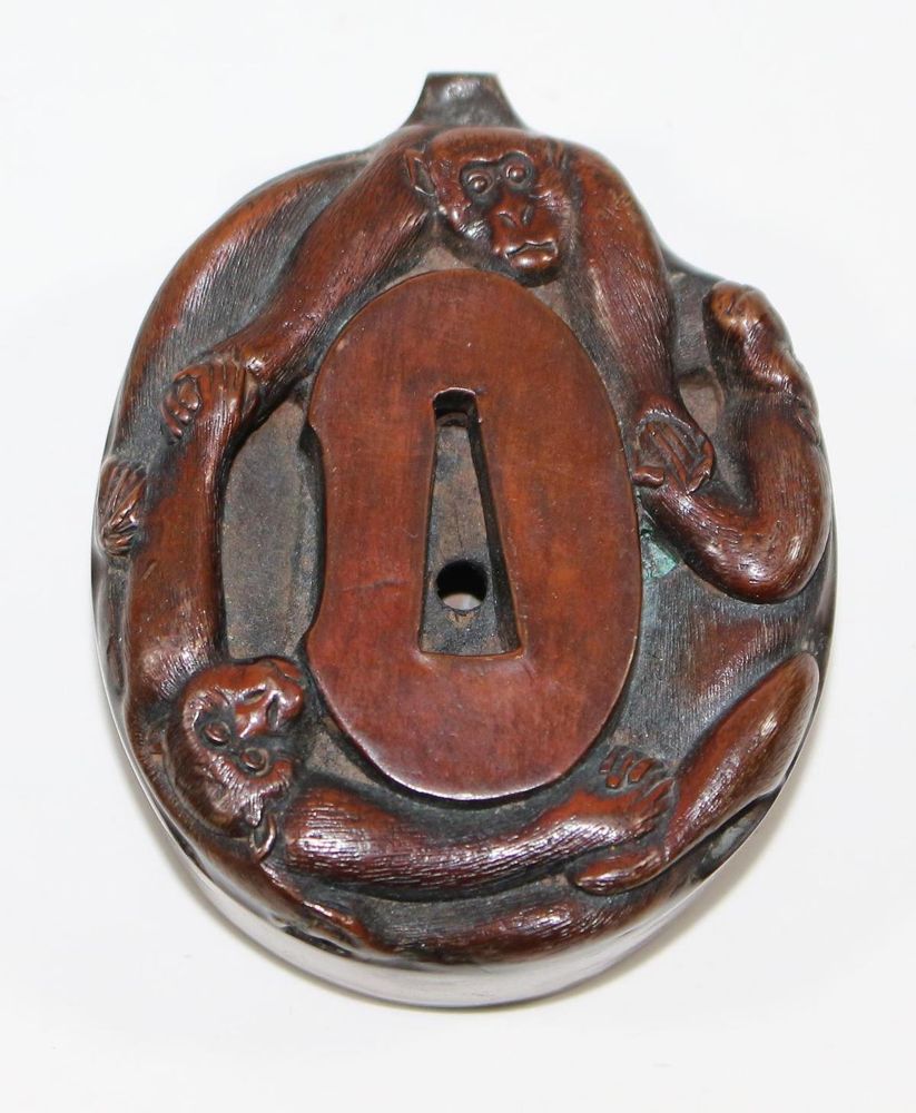 Große Abbildung Nr.1: 124-2157 Tsuba als Öllampe: (Asiatika)