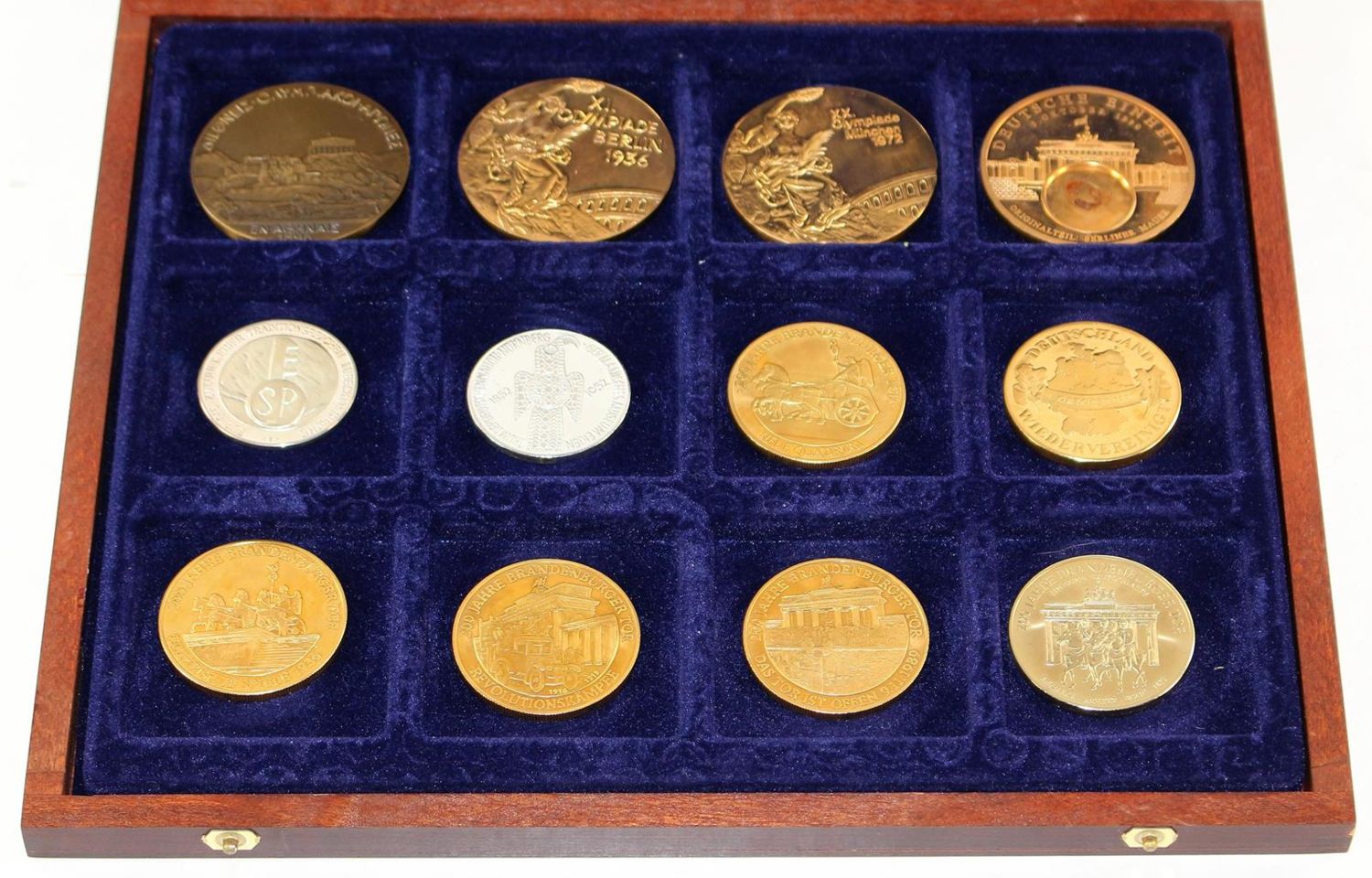 Große Abbildung Nr.2: 124-2175 Medaillensammlung: (Münzen und Medaillen)