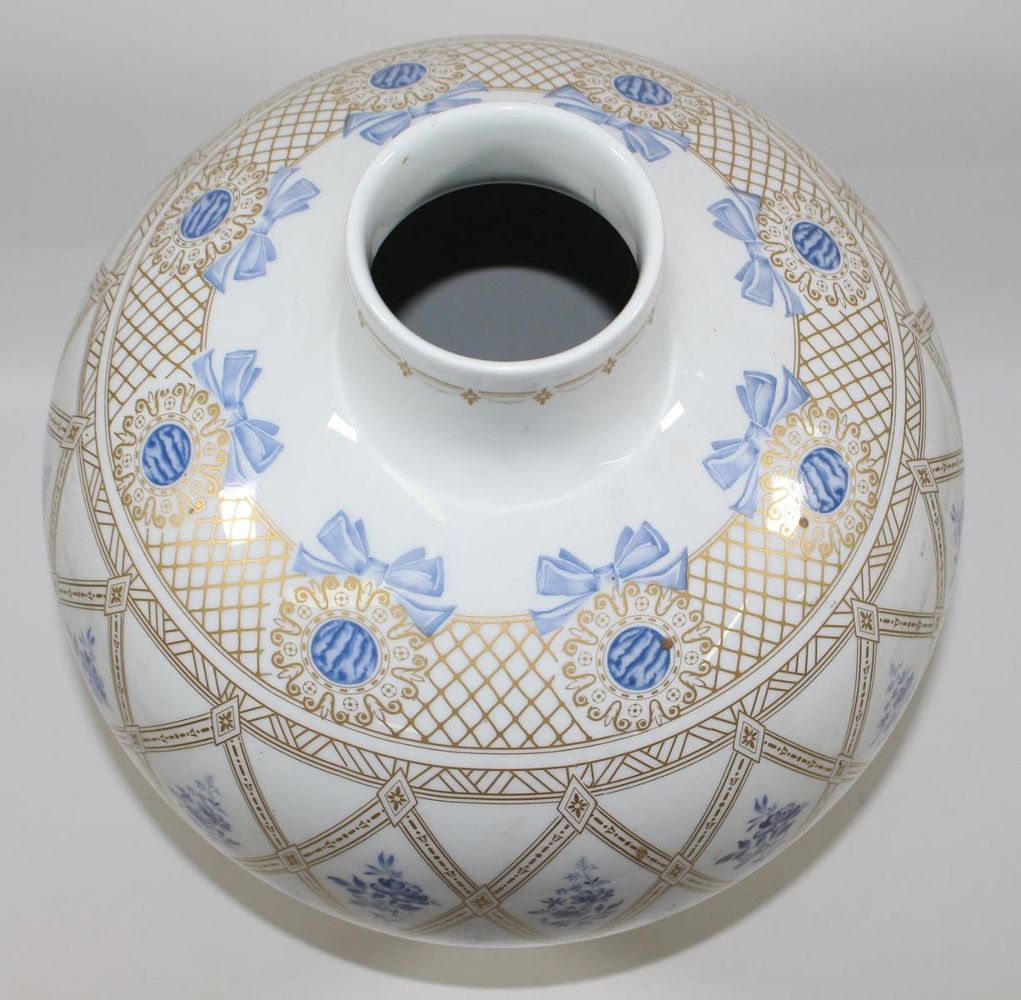 Große Abbildung Nr.2: 124-2182 Bodenvase Hutschenreuther.: (Porzellan u. Keramik)