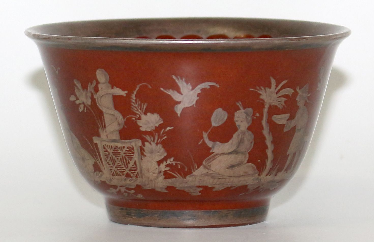 Große Abbildung Nr.2: 124-2197 Koppchen mit Chinoiserien: (Porzellan u. Keramik, Meissen)