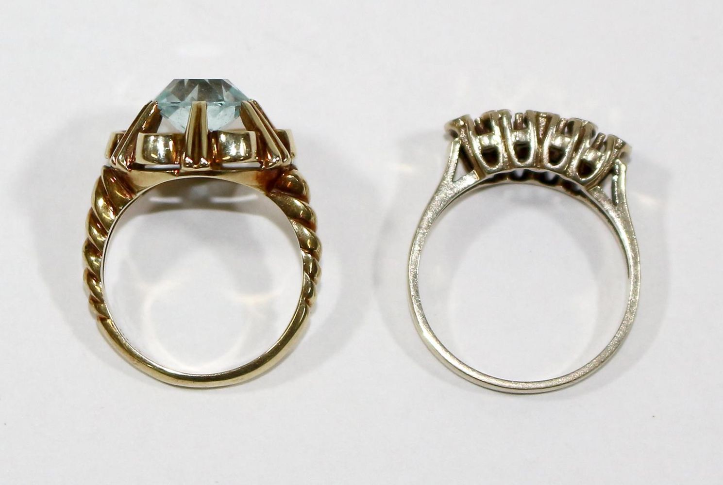 Große Abbildung Nr.3: 124-2279 Paar Damenringe 585 GG.: (Schmuck, Ringe)