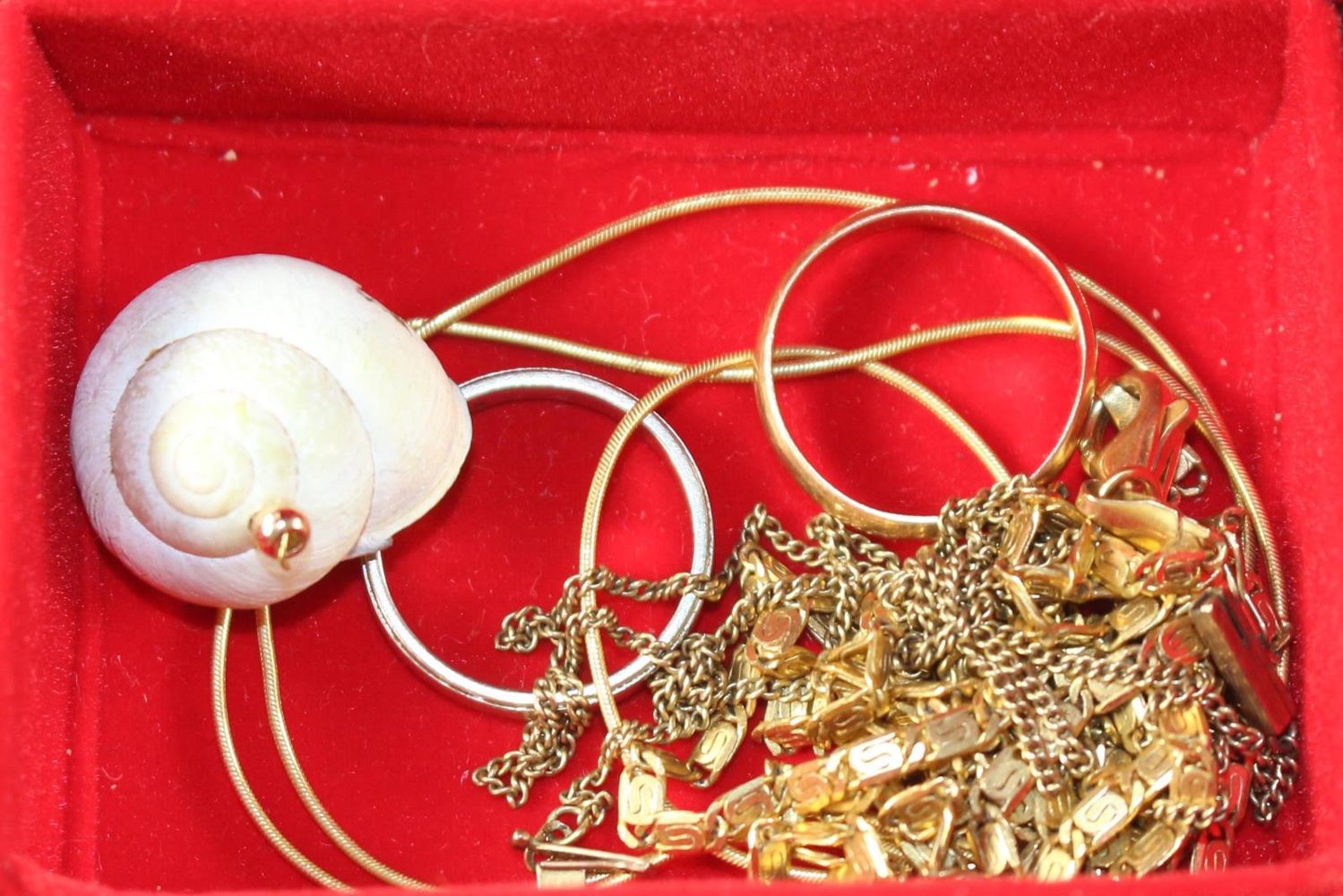 Große Abbildung Nr.2: 124-2286 Schmuckkonvolut Gold, Silber: (Schmuck, Sammlungen)