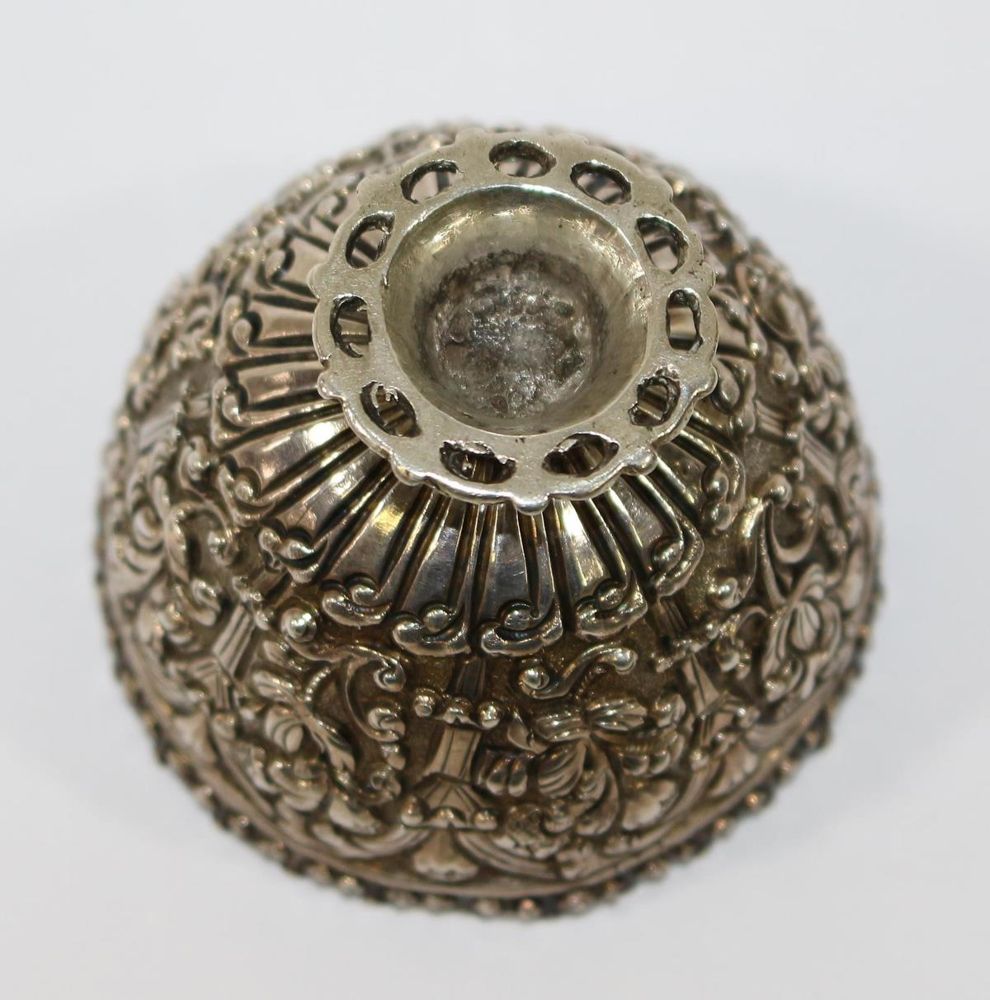 Große Abbildung Nr.2: 124-2302 Kleiner Faustbecher: (Silber)