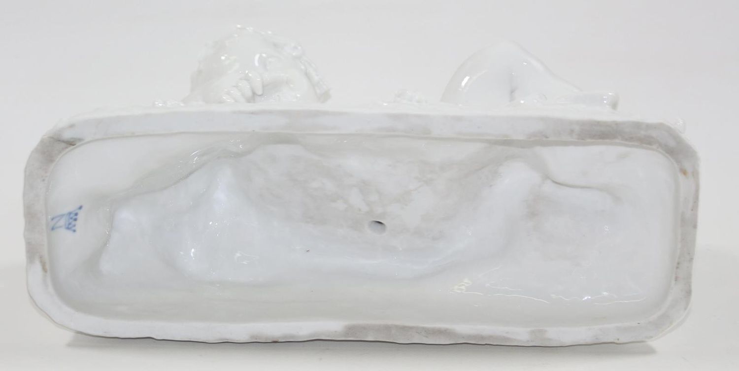 Große Abbildung Nr.4: 124-2329 Putto: (Skulpturen - Plastiken)