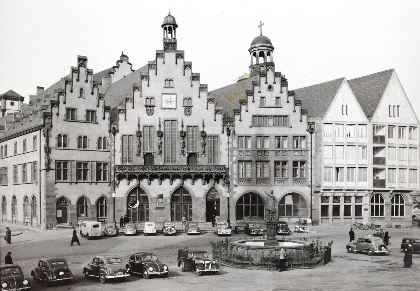 Große Abbildung Nr.2: 124-2393 Frankfurt.: (Photographie)