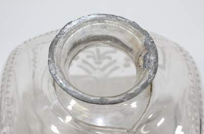 Bild Nr.2: 124-2071 Schnapsflasche wohl Böhmen: (Apothekenwesen, Glas)