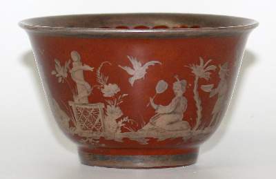 Bild Nr.2: 124-2197 Koppchen mit Chinoiserien: (Porzellan u. Keramik, Meissen)