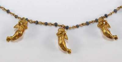 Bild Nr.4: 124-2283 Römisches Goldcollier mit 5 Amoretten.: (Schmuck)